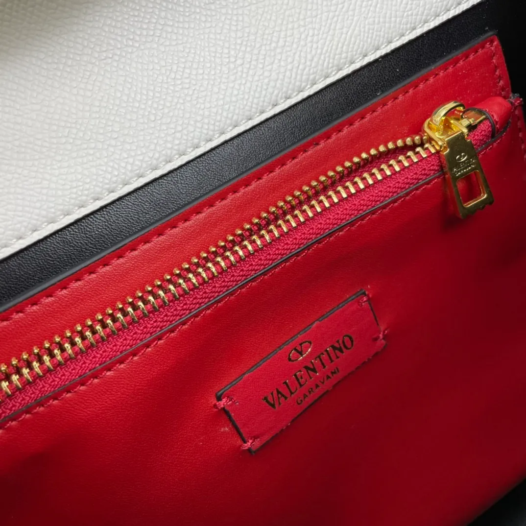 All Categories Official Website "Brand Women's Bags" Women's Bags 💙 Valentino 2025 New VALENTINO Crossbody Bag