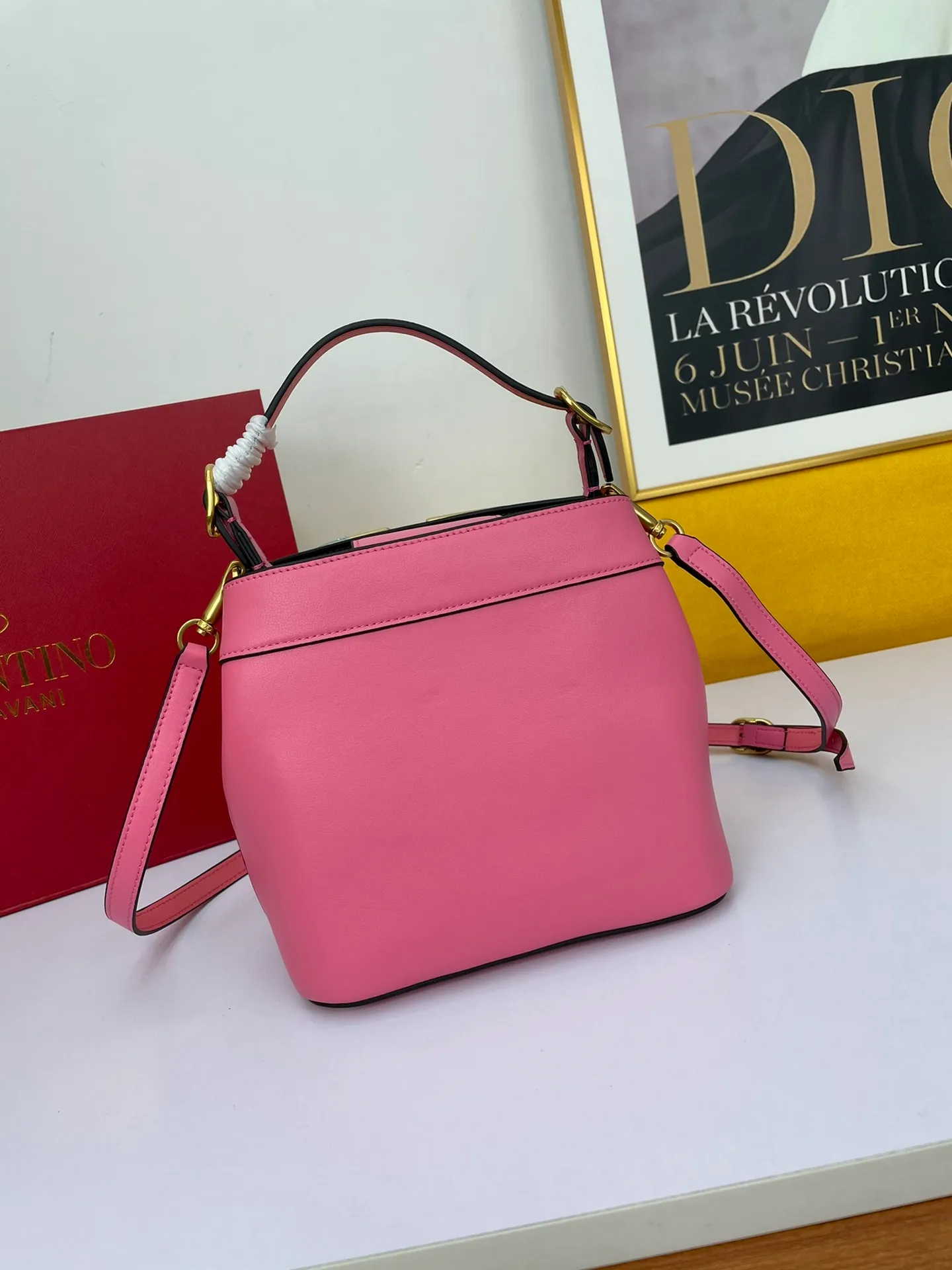 All Categories Official Website "Brand Women's Bags" Women's Bags 💙 Valentino 2023 New Valentino Calfskin Handbag