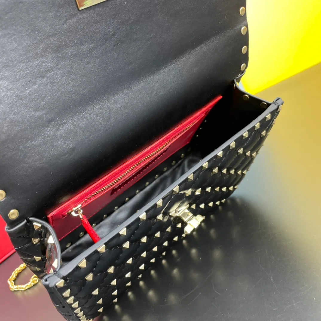 All categories Official website "Brand Women's Bags" Women's Bags 💙 Valentino 2022 Official New Valentino Sheepskin Crossbody Bag Wholesale 58002600 High Quality Size: 24-16-8CM