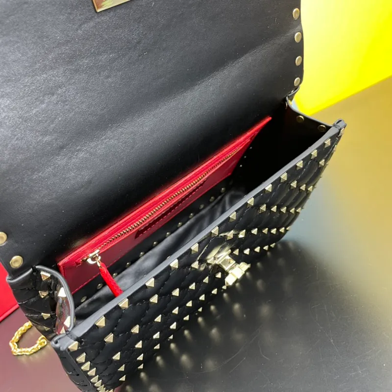 All categories Official website "Brand Women's Bags" Women's Bags 💙 Valentino 2022 Official New Valentino Sheepskin Crossbody Bag Wholesale 58002600 High Quality Size: 24-16-8CM