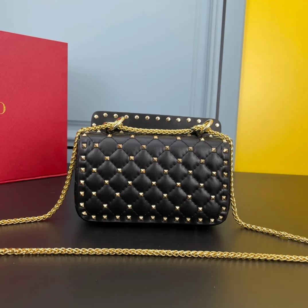 All categories Official website "Brand Women's Bags" Women's Bags 💙 Valentino 2022 Official New Valentino Sheepskin Crossbody Bag Wholesale 58002300 High Quality Size: 20-12-5CM