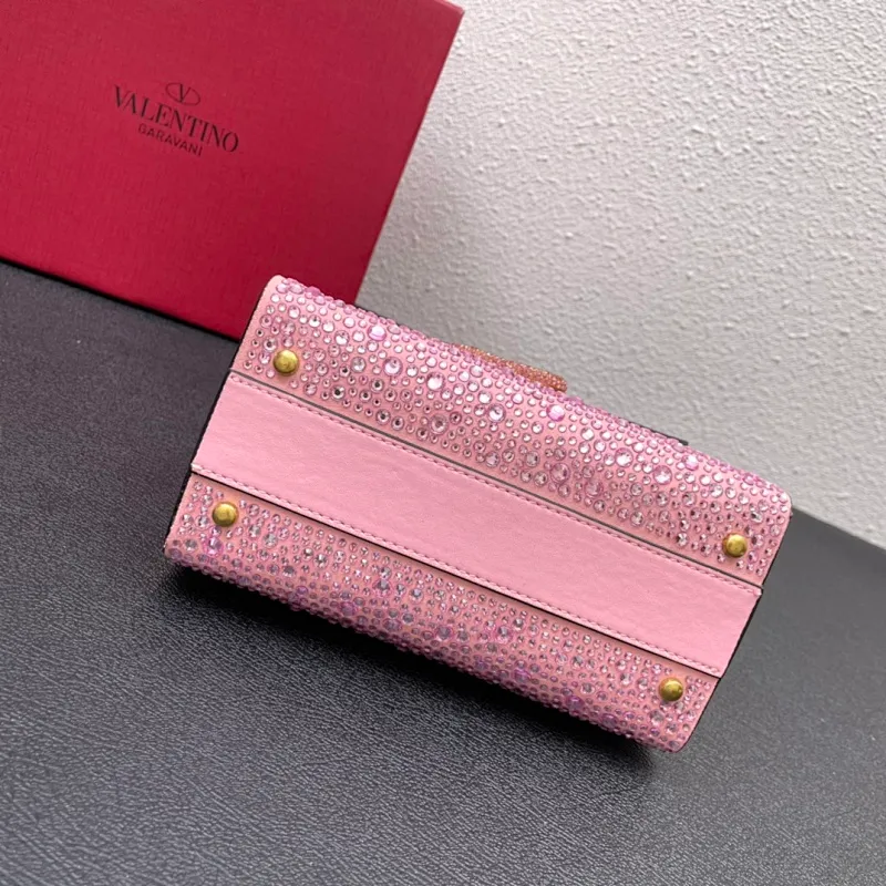 All categories Official website "Brand Women's Bags" Women's Bags 💙 Valentino replica VALENTINO, fine imitation VALENTINO bags, VALENTINO shoulder bags, 2023 official latest version VALENTINO handbags, bag factory, original material, size: 19-13-9CM