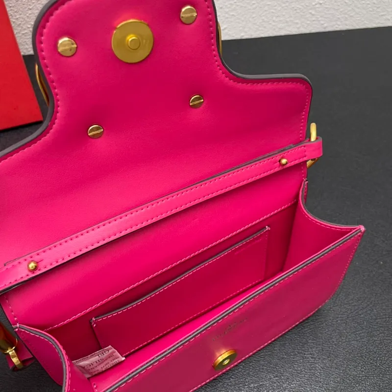 All Categories Official Website "Brand Women's Bags" Women's Bags 💙 Valentino 2023 New Valentino Calfskin Crossbody Bag