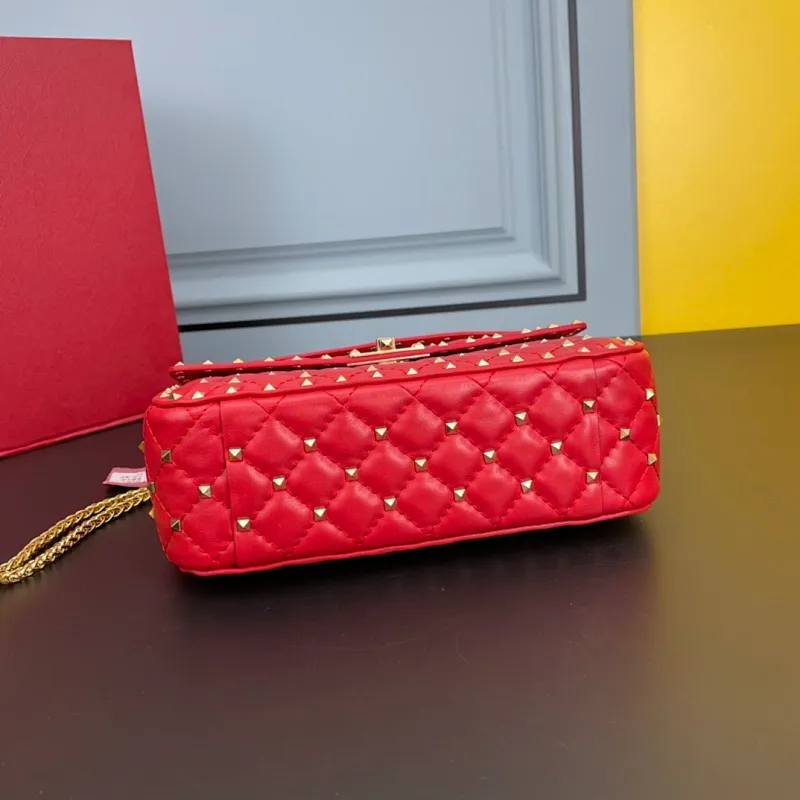 All categories Official website "Brand Women's Bags" Women's Bags 💙 Valentino 2022 Official New Valentino Sheepskin Crossbody Bag Wholesale 58002600 High Quality Size: 24-16-8CM