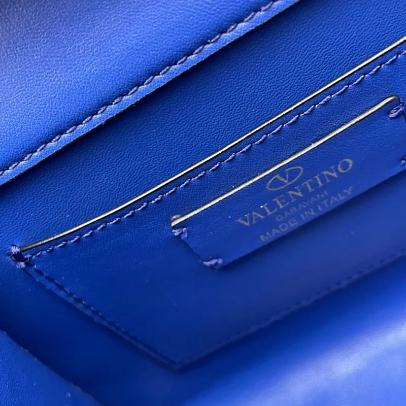 All categories Official website "Brand Women's Bags" Women's Bags 💙 Valentino replica VALENTINO, fine imitation VALENTINO bags, VALENTINO shoulder bags, 2023 official latest version VALENTINO handbags, bag factory, original material, size: 19-13-9CM