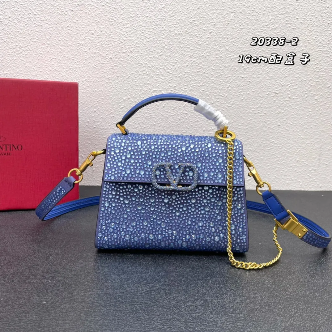 All categories Official website "Brand Women's Bags" Women's Bags 💙 Valentino replica VALENTINO, fine imitation VALENTINO bags, VALENTINO shoulder bags, 2023 official latest version VALENTINO handbags, bag factory, original material, size: 19-13-9CM