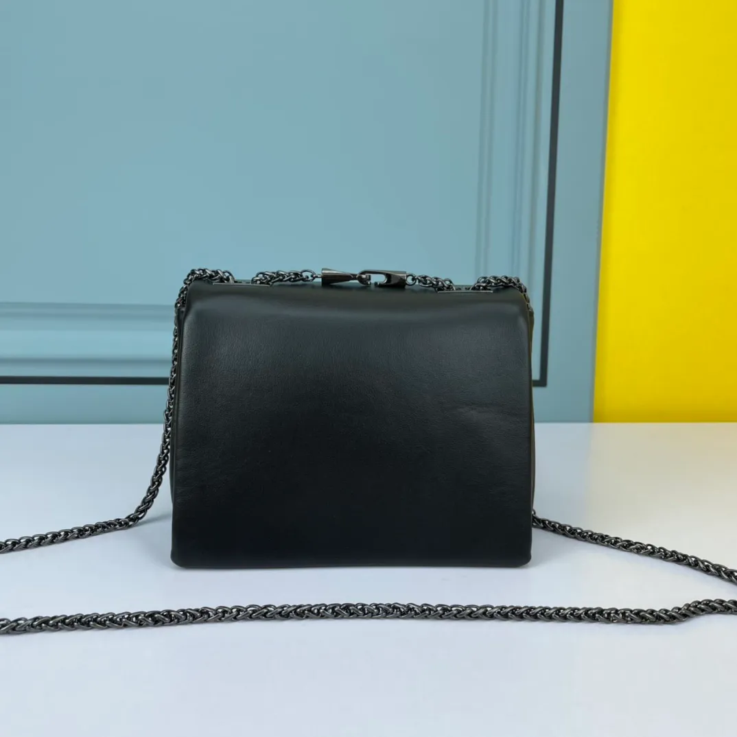 All categories Official website "Brand Women's Bags" Women's Bags 💙 Valentino 2022 Official New Valentino Cowhide Crossbody Bag Wholesale 58002300 High Quality Size: 20-15-10CM