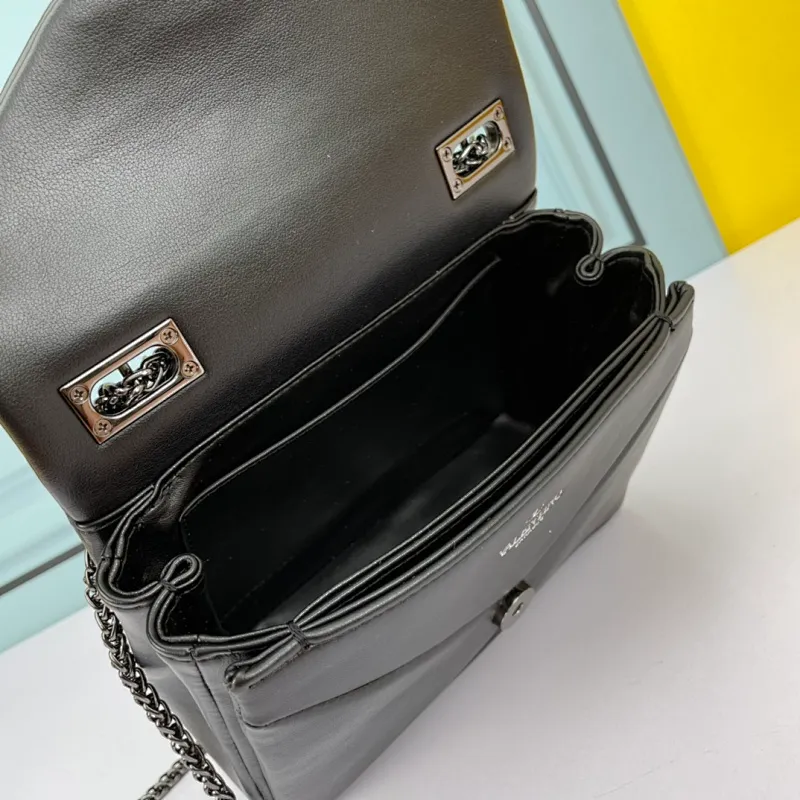 All categories Official website "Brand Women's Bags" Women's Bags 💙 Valentino 2022 Official New Valentino Cowhide Crossbody Bag Wholesale 58002300 High Quality Size: 20-15-10CM