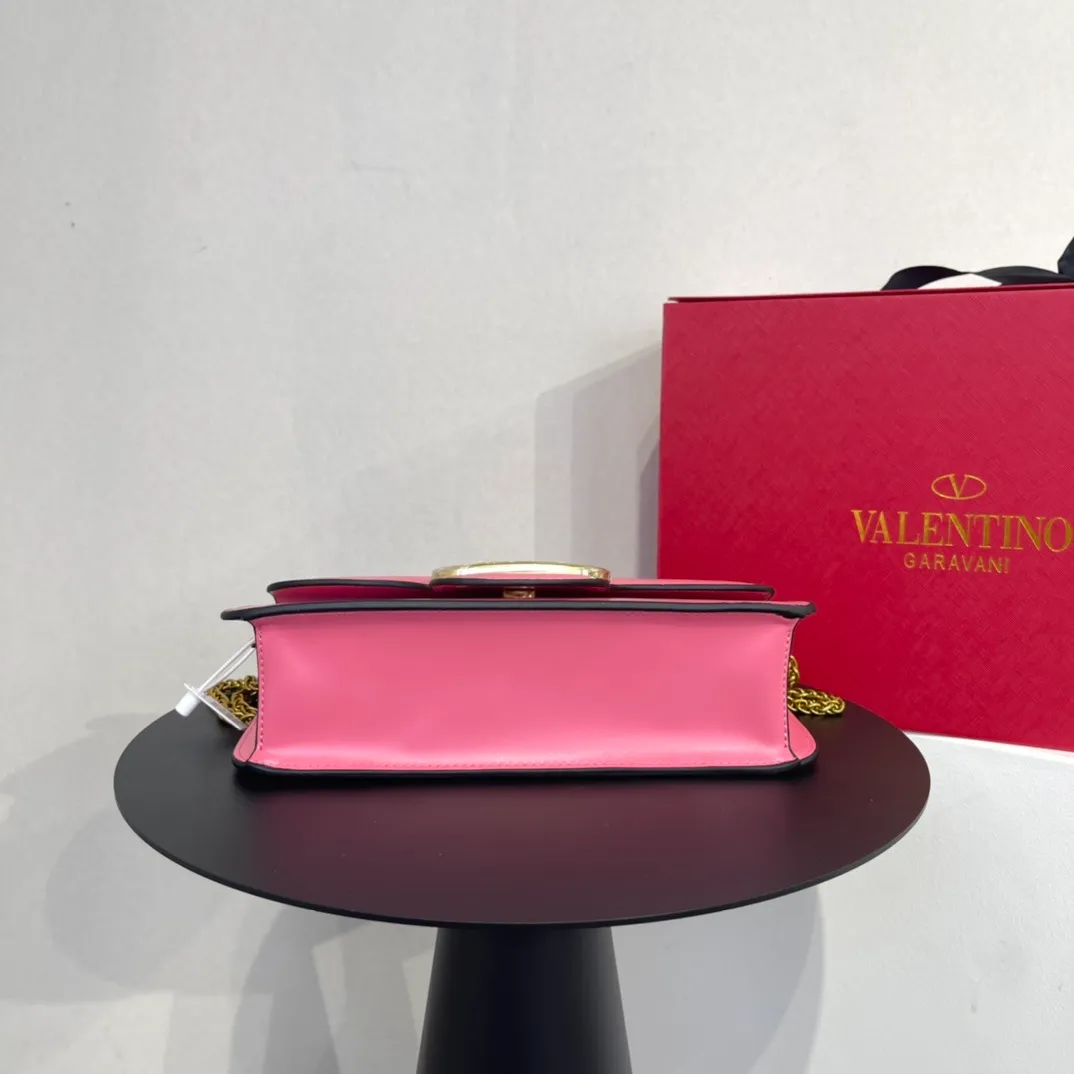 All categories Official website "Brand Women's Bags" Women's Bags 💙 Valentino 2022 Official New Valentino Crossbody Bag Wholesale 58001500 High Quality Size: 28-13-8CM