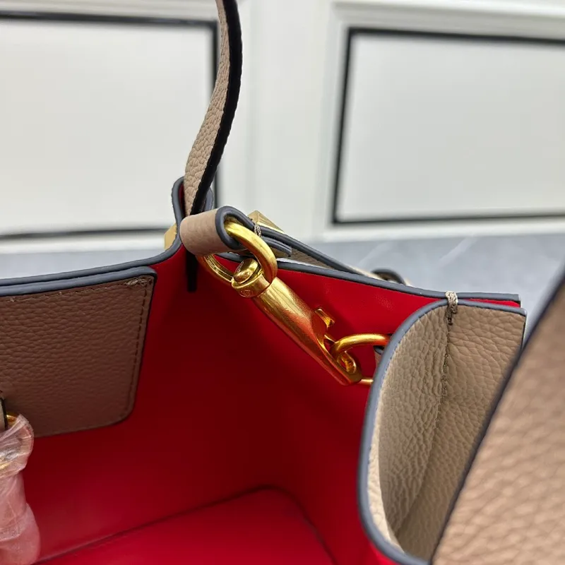 All Categories Official Website "Brand Women's Bags" Women's Bags 💙 Valentino 2025 New VALENTINO Crossbody Bag