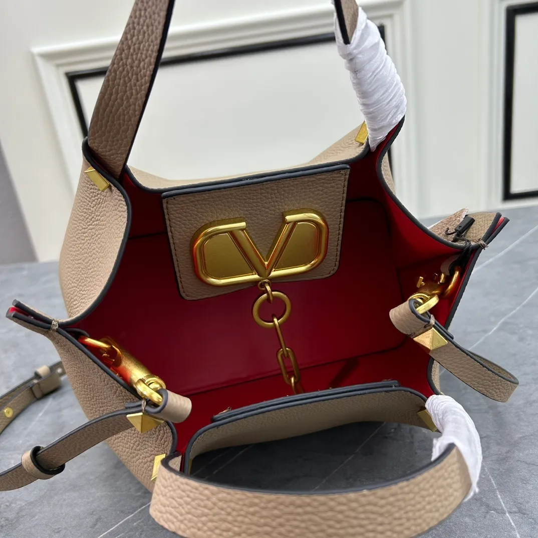 All Categories Official Website "Brand Women's Bags" Women's Bags 💙 Valentino 2025 New VALENTINO Crossbody Bag