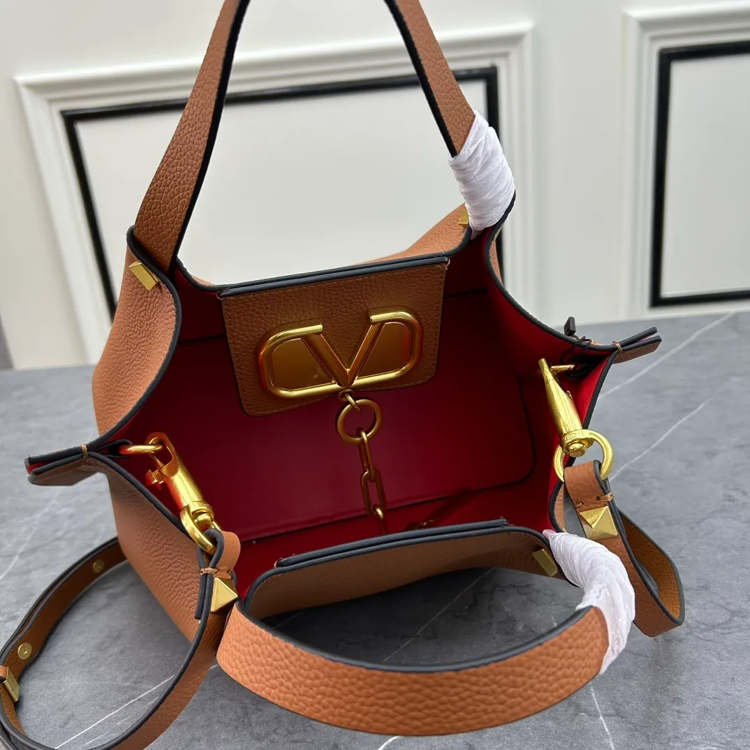 All Categories Official Website "Brand Women's Bags" Women's Bags 💙 Valentino 2025 New VALENTINO Crossbody Bag