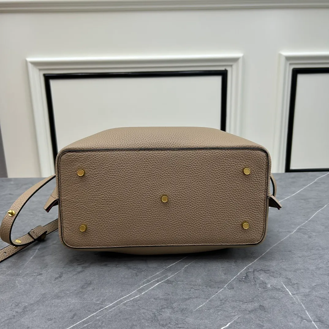 All Categories Official Website "Brand Women's Bags" Women's Bags 💙 Valentino 2025 New VALENTINO Crossbody Bag