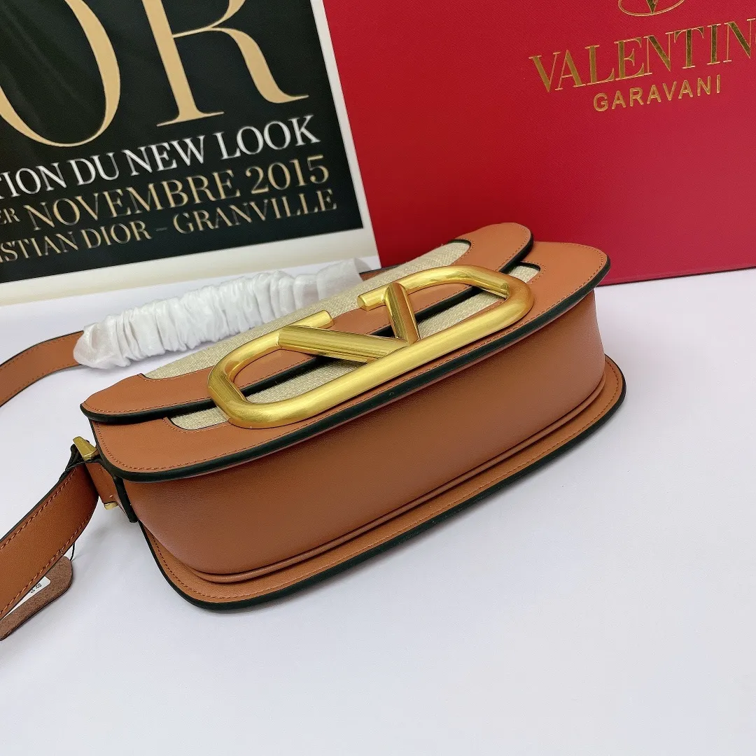 All Categories Official Website "Brand Women's Bags" Women's Bags 💙 Valentino 2023 New Valentino Calfskin Crossbody Bag