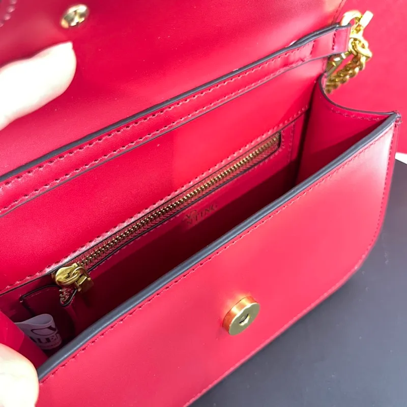 All categories Official website "Brand Women's Bags" Women's Bags 💙 Valentino 2022 Official New Valentino Crossbody Bag Wholesale 58001400 High Quality Size: 20-12-7CM