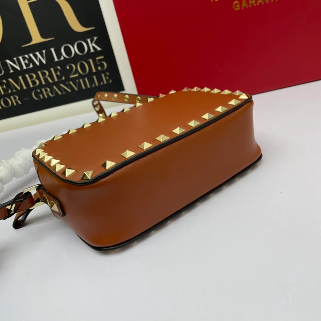 All categories Official website "Brand Women's Bags" Women's Bags 💙 Valentino 2022 Official New Valentino Crossbody Bag Wholesale 58002500 High Quality Size: 18-12-6CM