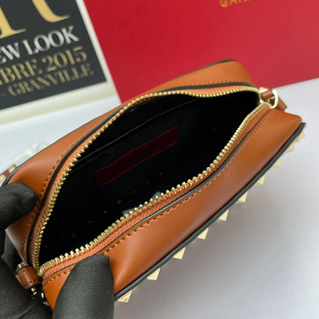 All categories Official website "Brand Women's Bags" Women's Bags 💙 Valentino 2022 Official New Valentino Crossbody Bag Wholesale 58002500 High Quality Size: 18-12-6CM