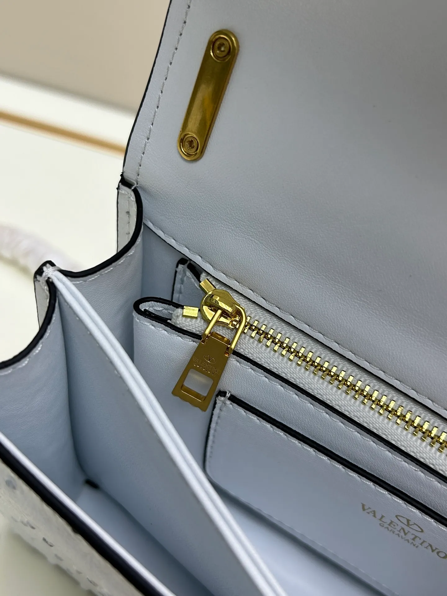 All Categories Official Website "Brand Women's Bags" Women's Bags 💙 Valentino 2025 New VALENTINO Crossbody Bag