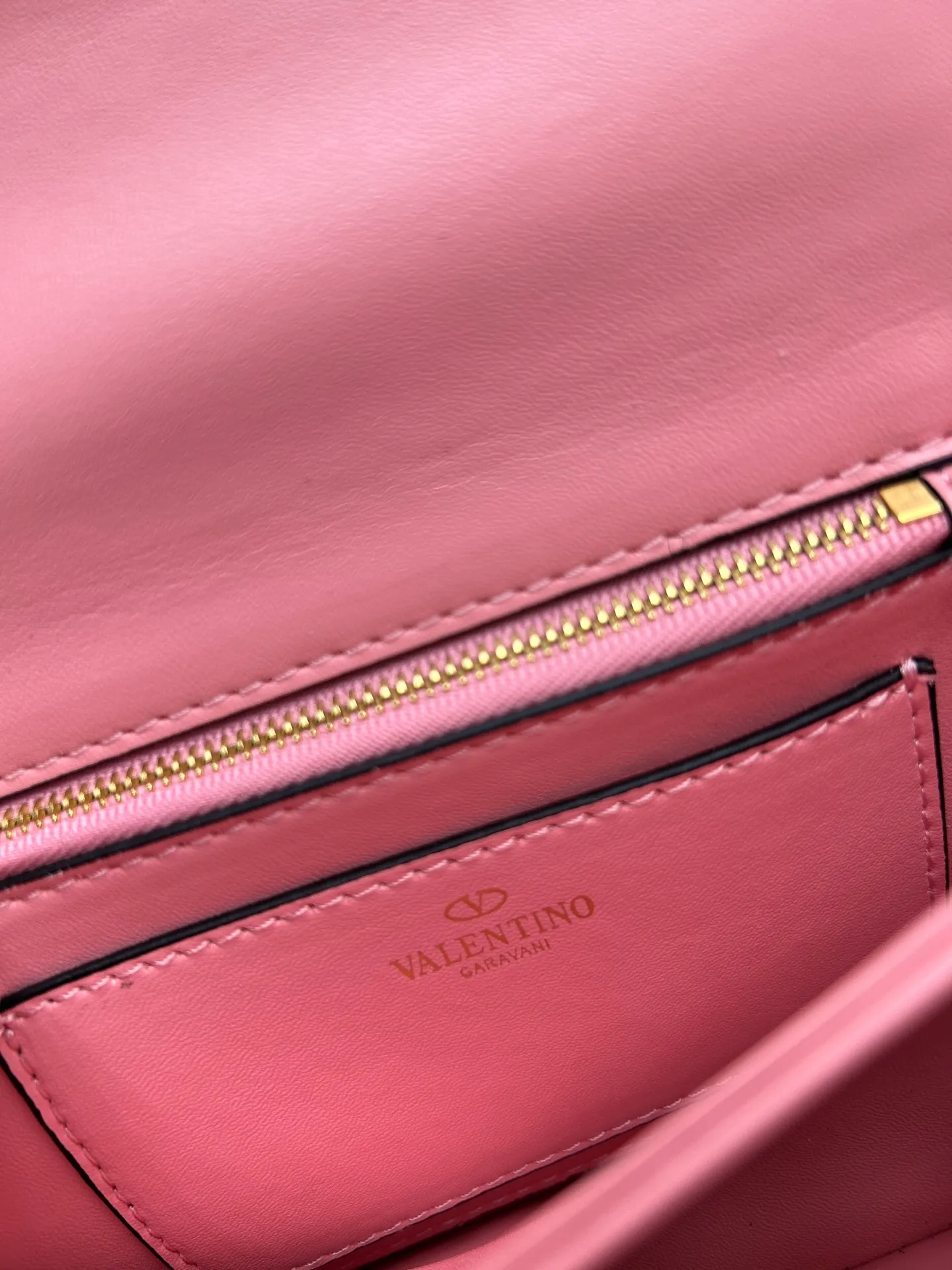 All Categories Official Website "Brand Women's Bags" Women's Bags 💙 Valentino 2025 New VALENTINO Crossbody Bag