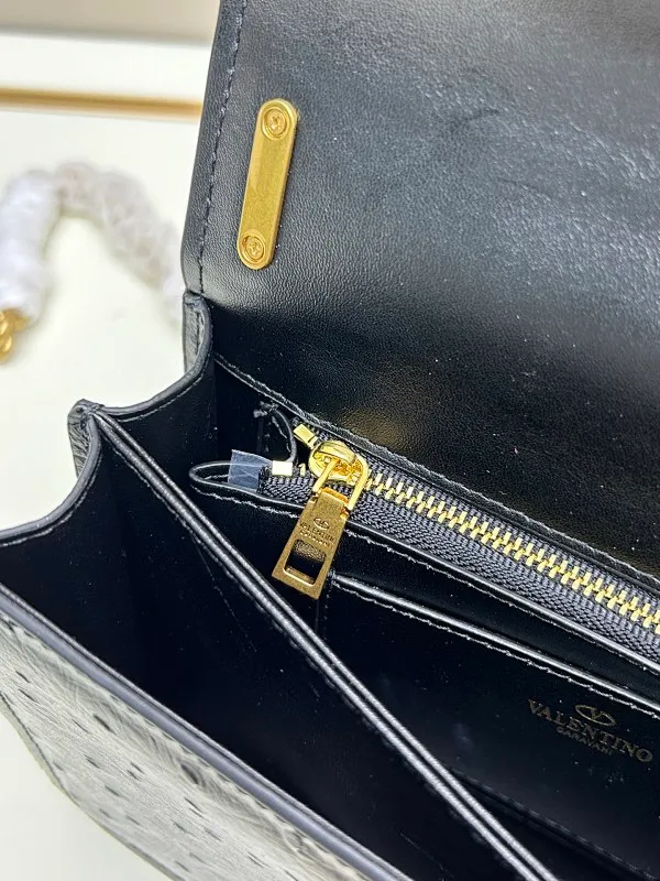 All Categories Official Website "Brand Women's Bags" Women's Bags 💙 Valentino 2025 New VALENTINO Crossbody Bag