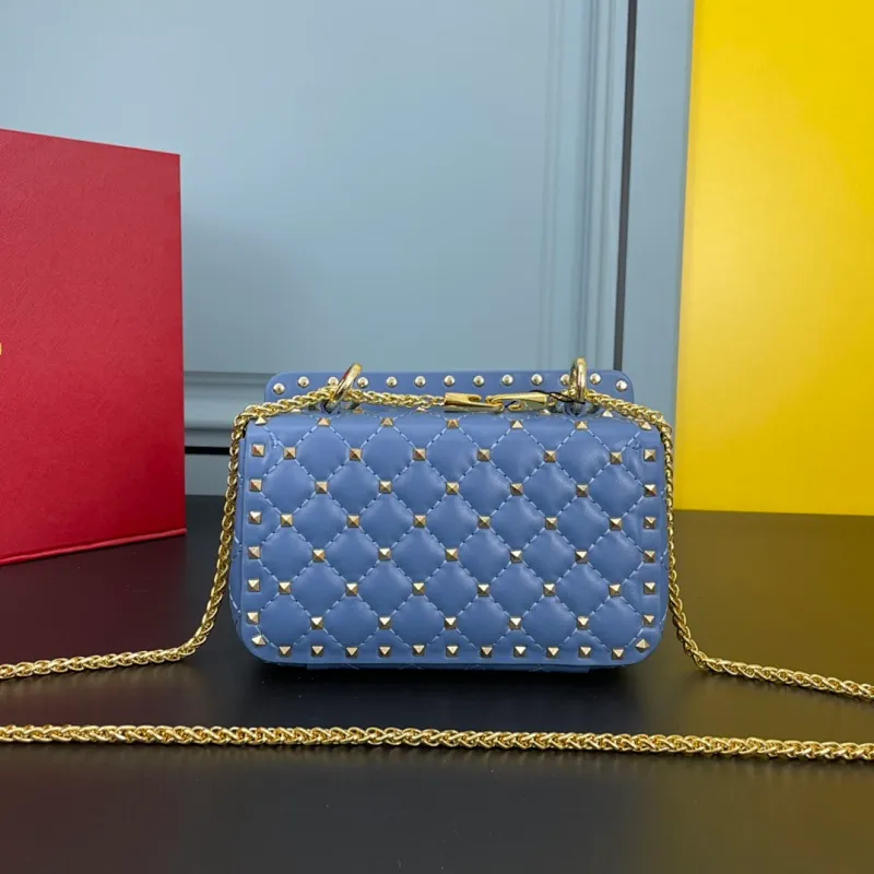 All categories Official website "Brand Women's Bags" Women's Bags 💙 Valentino 2022 Official New Valentino Sheepskin Crossbody Bag Wholesale 58002300 High Quality Size: 20-12-5CM
