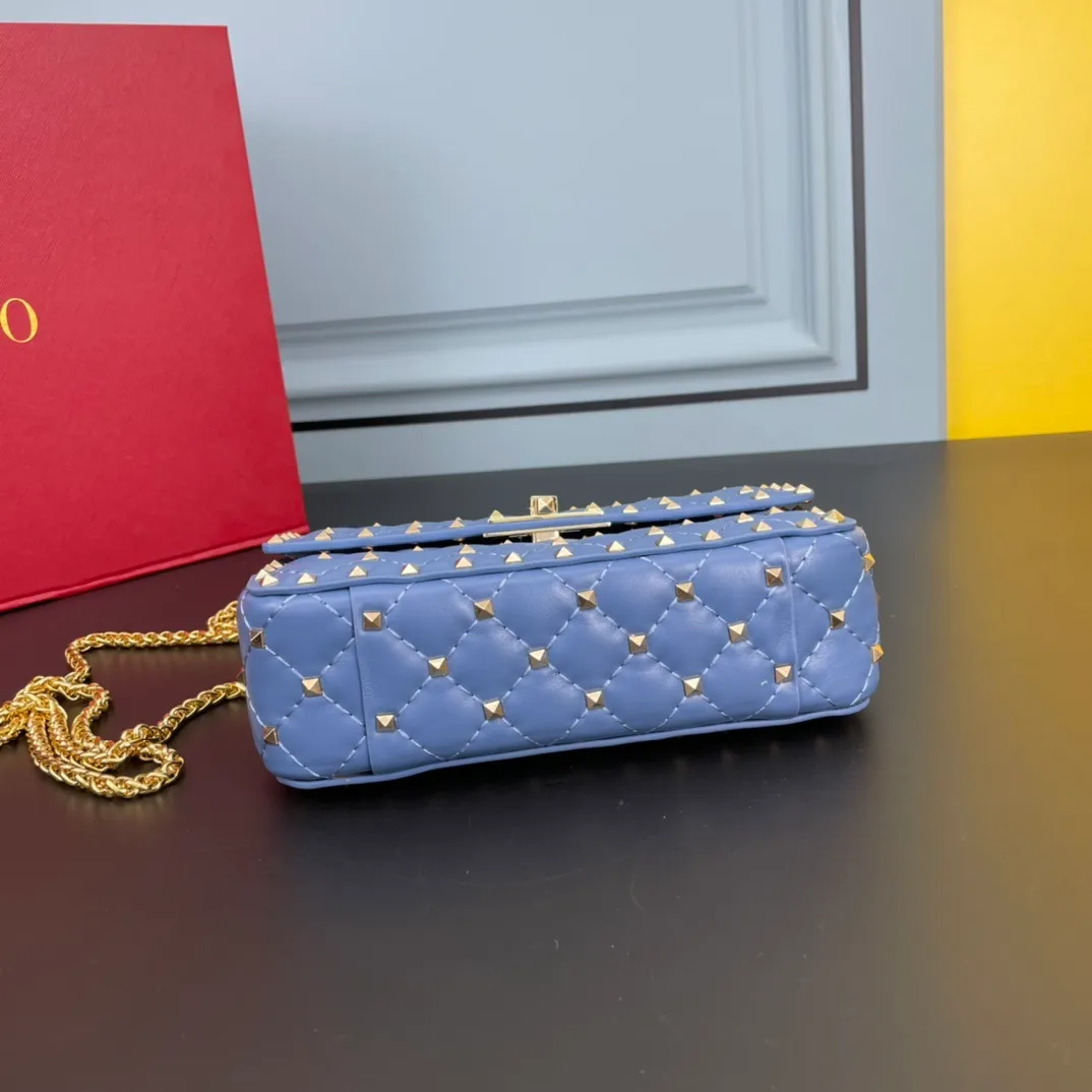 All categories Official website "Brand Women's Bags" Women's Bags 💙 Valentino 2022 Official New Valentino Sheepskin Crossbody Bag Wholesale 58002300 High Quality Size: 20-12-5CM