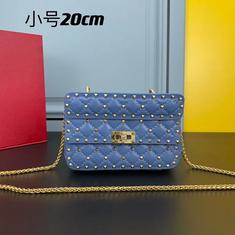 All categories Official website "Brand Women's Bags" Women's Bags 💙 Valentino 2022 Official New Valentino Sheepskin Crossbody Bag Wholesale 58002300 High Quality Size: 20-12-5CM