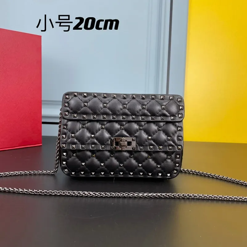 All categories Official website "Brand Women's Bags" Women's Bags 💙 Valentino 2022 Official New Valentino Sheepskin Crossbody Bag Wholesale 58002300 High Quality Size: 20-12-5CM