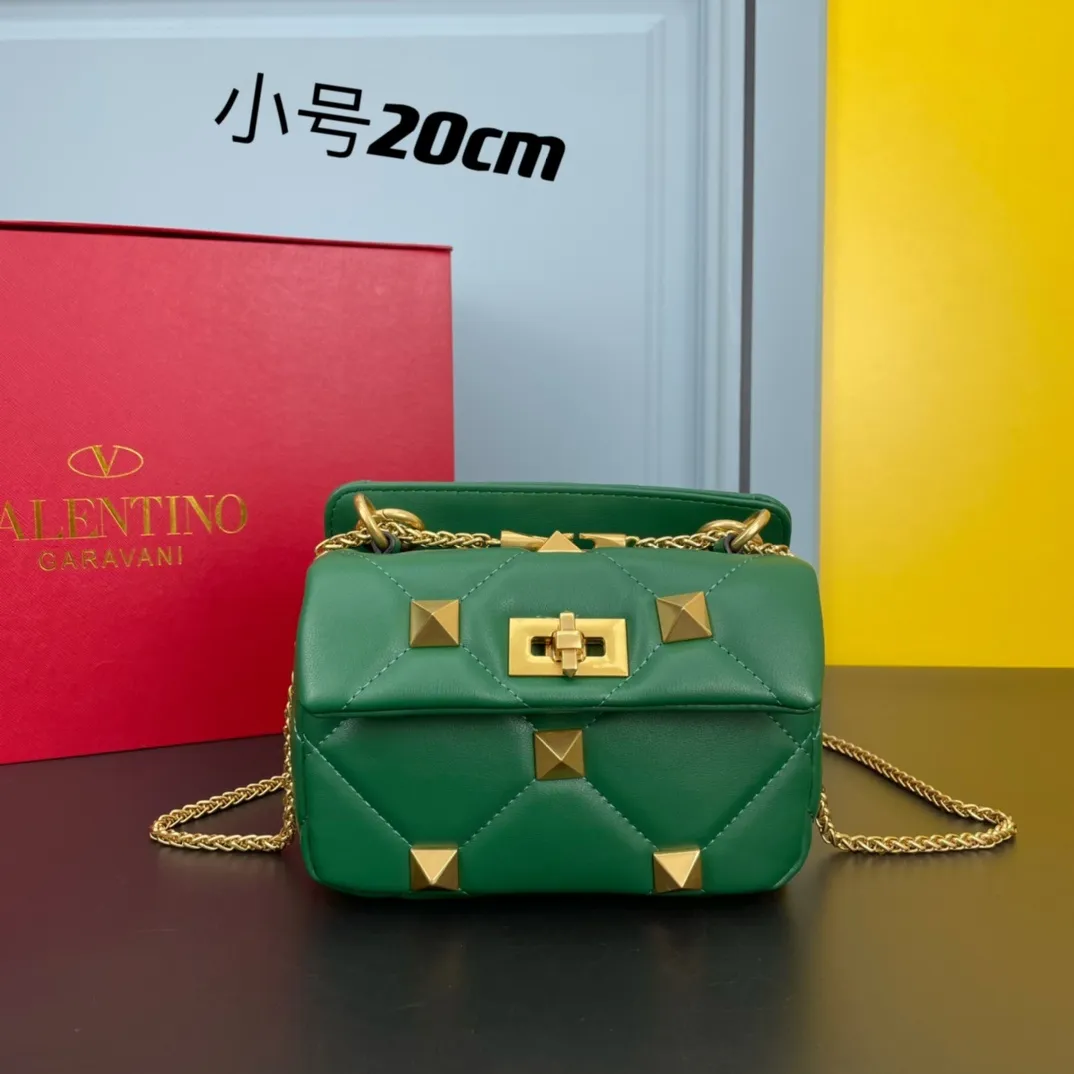 All categories Official website "Brand Women's Bags" Women's Bags 💙 Valentino 2022 Official New Valentino Nappa Sheep Leather Crossbody Bag Wholesale 58002300 High Quality Size: 20-12-7CM