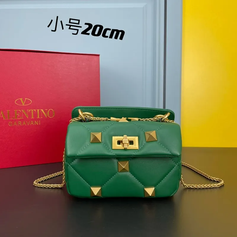 All categories Official website "Brand Women's Bags" Women's Bags 💙 Valentino 2022 Official New Valentino Nappa Sheep Leather Crossbody Bag Wholesale 58002300 High Quality Size: 20-12-7CM