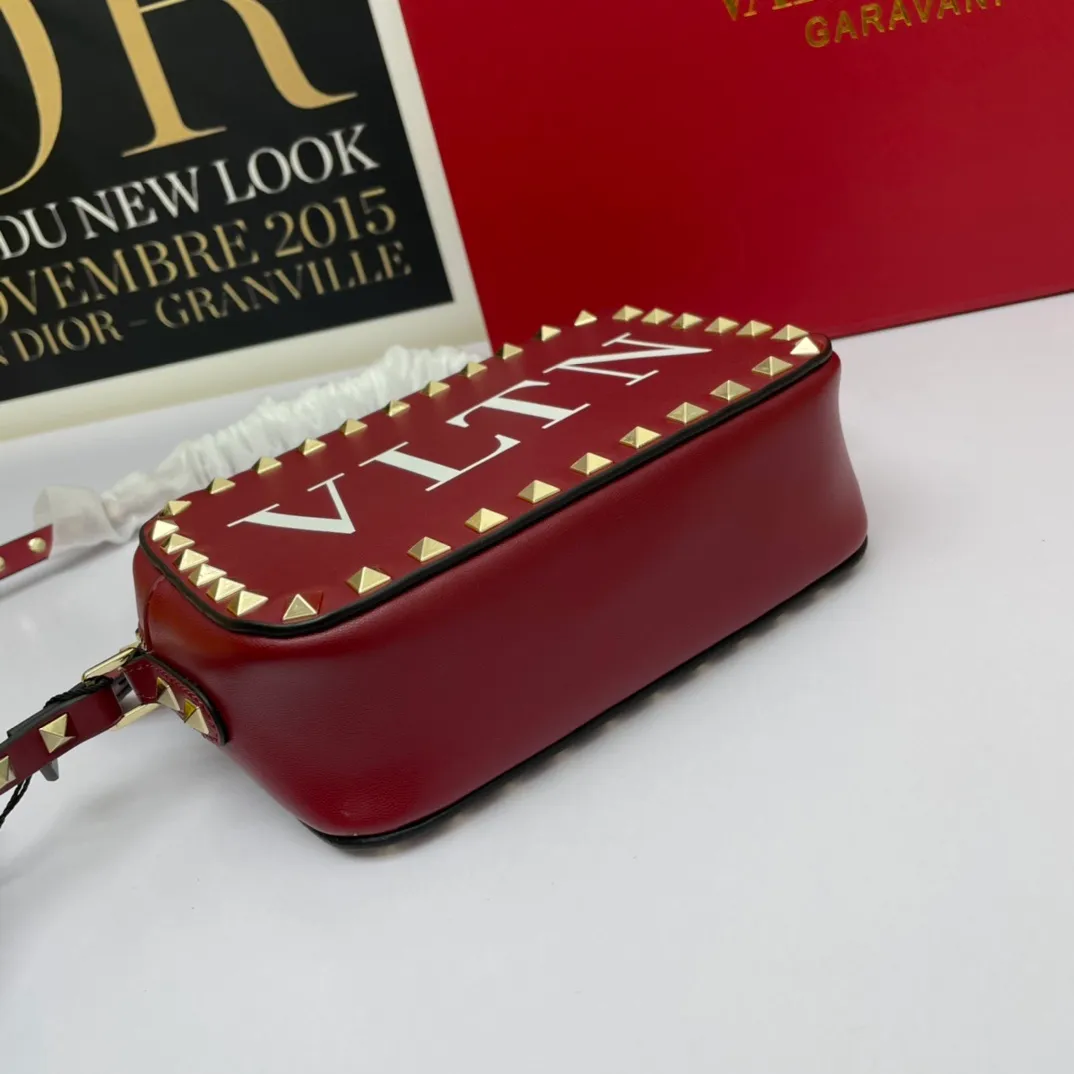 All categories Official website "Brand Women's Bags" Women's Bags 💙 Valentino 2022 Official New Valentino Crossbody Bag Wholesale 58002380 High Quality Size: 18-12-6CM