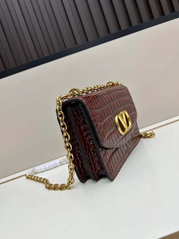 All Categories Official Website "Brand Women's Bags" Women's Bags 💙 Valentino 2025 New VALENTINO Crossbody Bag