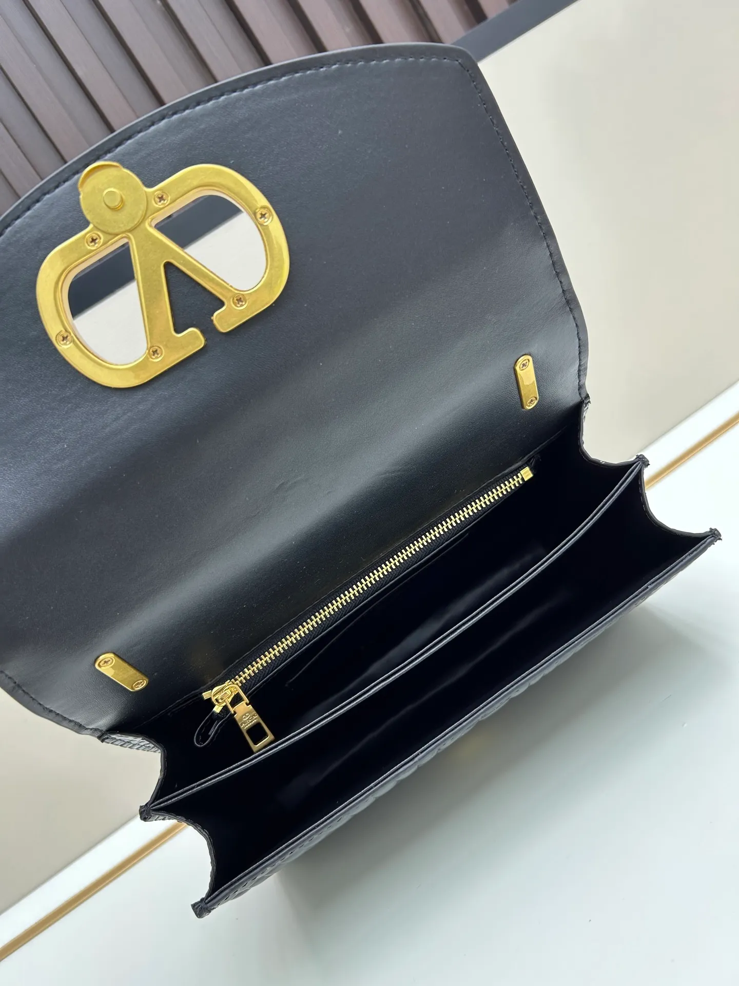 All Categories Official Website "Brand Women's Bags" Women's Bags 💙 Valentino 2025 New VALENTINO Crossbody Bag