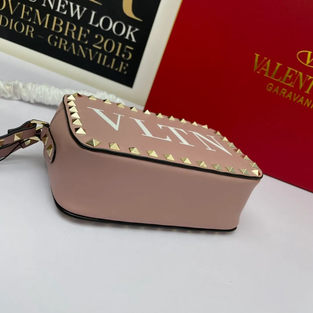 All categories Official website "Brand Women's Bags" Women's Bags 💙 Valentino 2022 Official New Valentino Crossbody Bag Wholesale 58002380 High Quality Size: 18-12-6CM