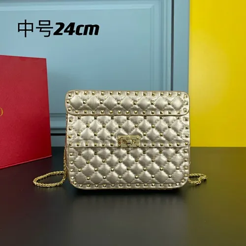 All categories Official website "Brand Women's Bags" Women's Bags 💙 Valentino 2022 Official New Valentino Sheepskin Crossbody Bag Wholesale 58002600 High Quality Size: 24-16-8CM