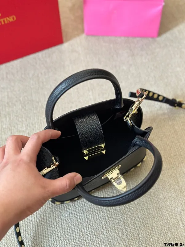 All Categories Official Website "Brand Women's Bags" Women's Bags 💙 Valentino 2024 Official Website New Valentino Crossbody Bag