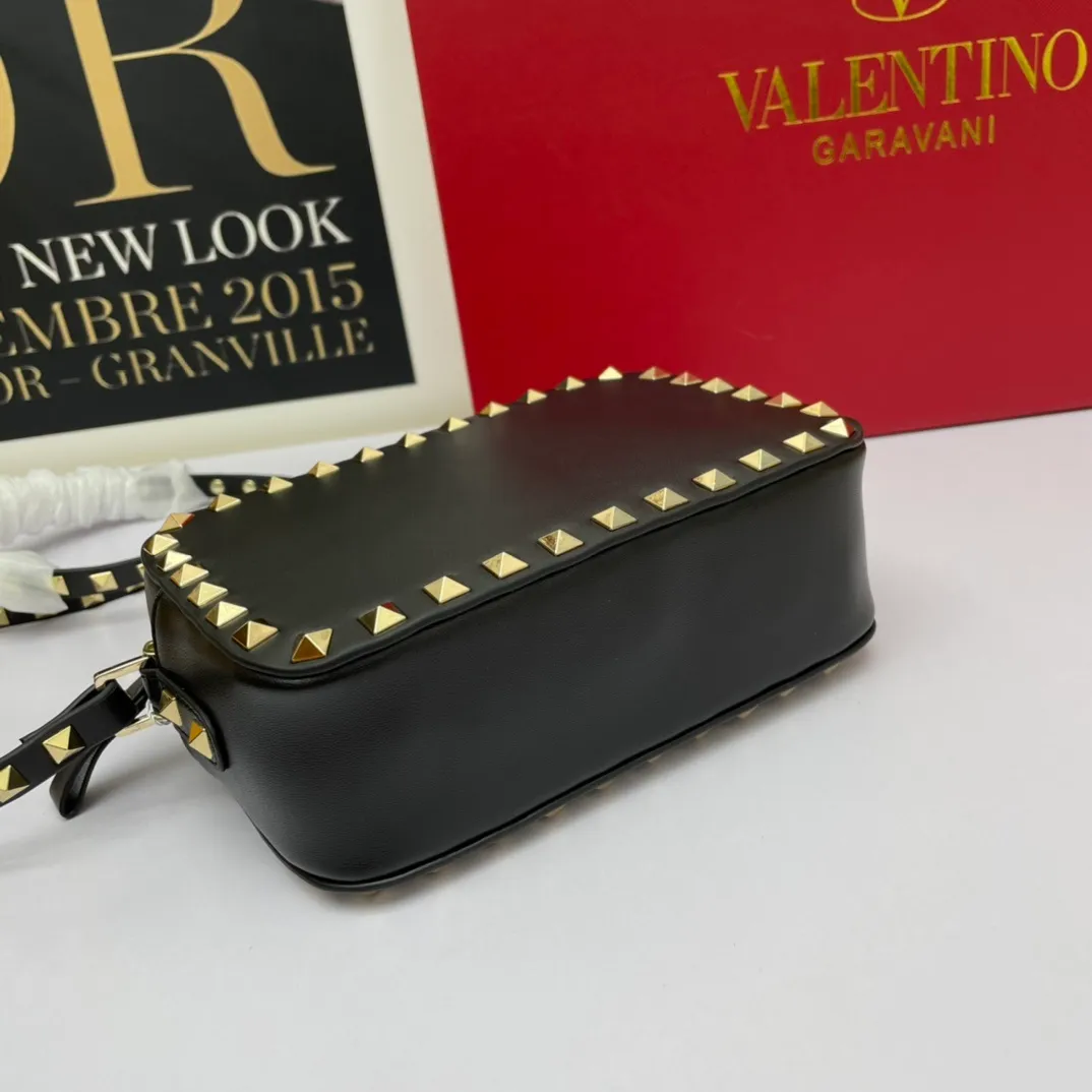 All categories Official website "Brand Women's Bags" Women's Bags 💙 Valentino 2022 Official New Valentino Crossbody Bag Wholesale 58002500 High Quality Size: 18-12-6CM