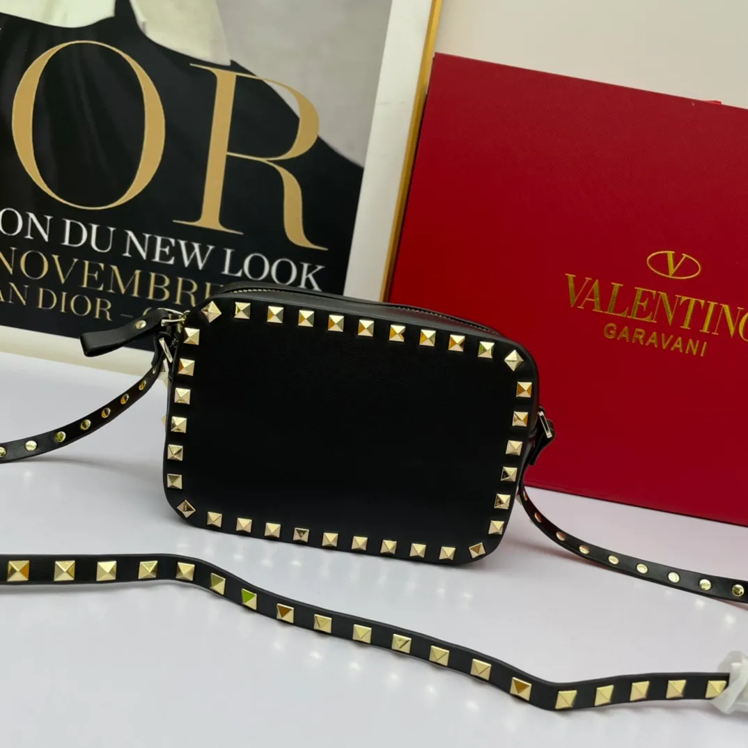 All categories Official website "Brand Women's Bags" Women's Bags 💙 Valentino 2022 Official New Valentino Crossbody Bag Wholesale 58002500 High Quality Size: 18-12-6CM