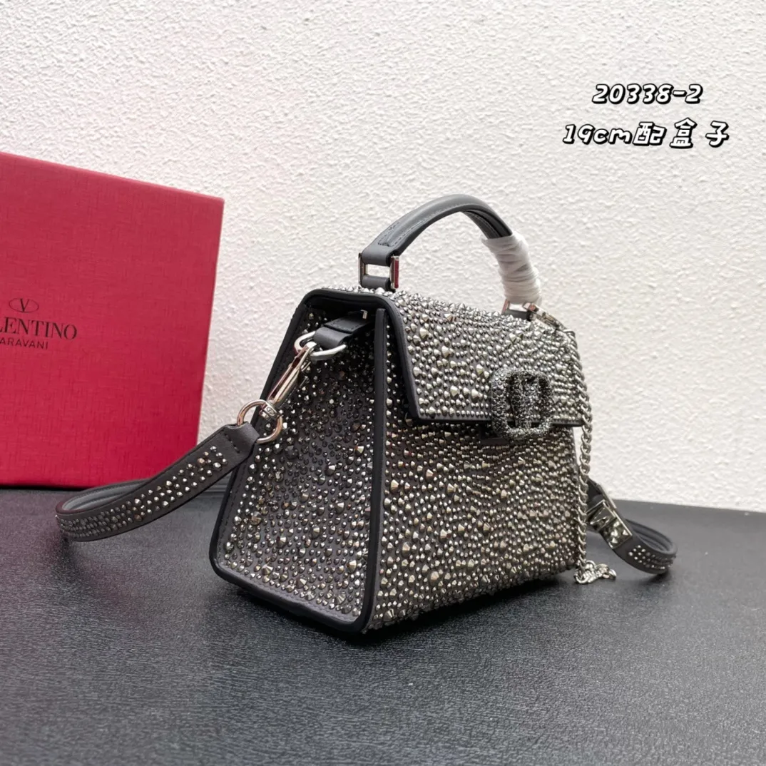 All categories Official website "Brand Women's Bags" Women's Bags 💙 Valentino replica VALENTINO, fine imitation VALENTINO bags, VALENTINO shoulder bags, 2023 official latest version VALENTINO handbags, bag factory, original material, size: 19-13-9CM