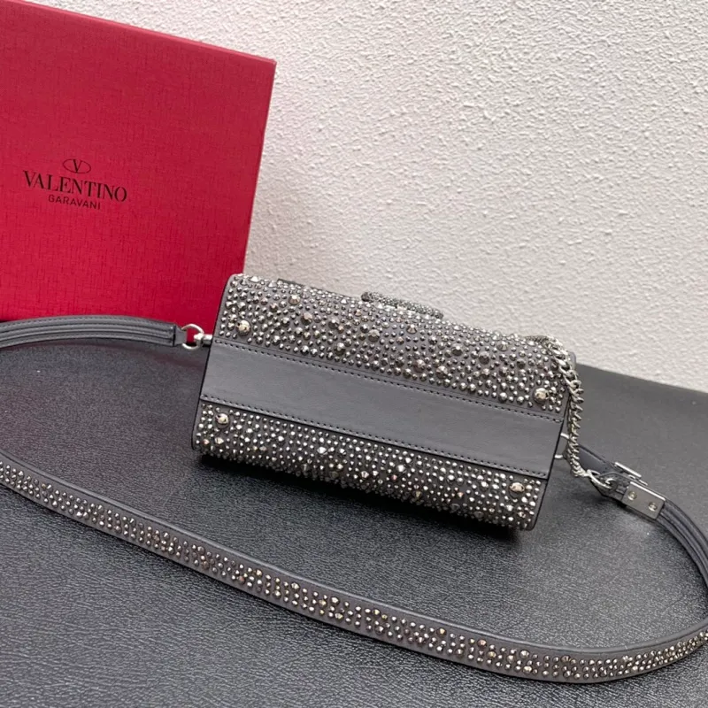 All categories Official website "Brand Women's Bags" Women's Bags 💙 Valentino replica VALENTINO, fine imitation VALENTINO bags, VALENTINO shoulder bags, 2023 official latest version VALENTINO handbags, bag factory, original material, size: 19-13-9CM