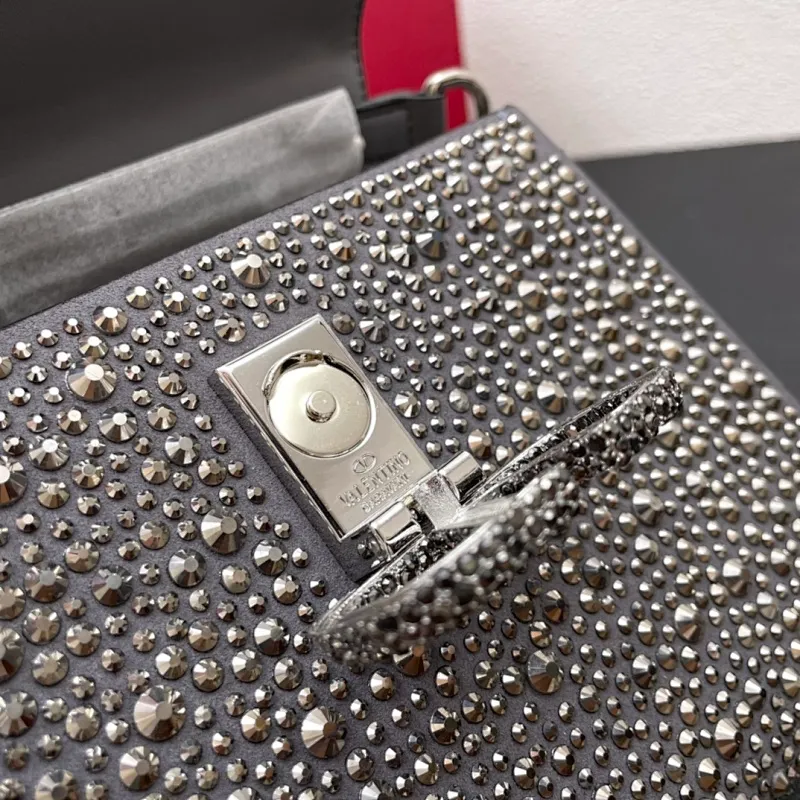 All categories Official website "Brand Women's Bags" Women's Bags 💙 Valentino replica VALENTINO, fine imitation VALENTINO bags, VALENTINO shoulder bags, 2023 official latest version VALENTINO handbags, bag factory, original material, size: 19-13-9CM