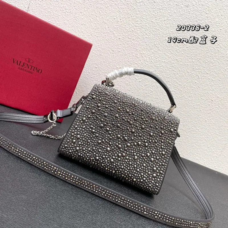 All categories Official website "Brand Women's Bags" Women's Bags 💙 Valentino replica VALENTINO, fine imitation VALENTINO bags, VALENTINO shoulder bags, 2023 official latest version VALENTINO handbags, bag factory, original material, size: 19-13-9CM