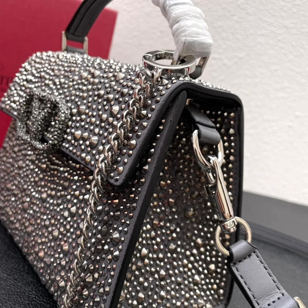 All categories Official website "Brand Women's Bags" Women's Bags 💙 Valentino replica VALENTINO, fine imitation VALENTINO bags, VALENTINO shoulder bags, 2023 official latest version VALENTINO handbags, bag factory, original material, size: 19-13-9CM