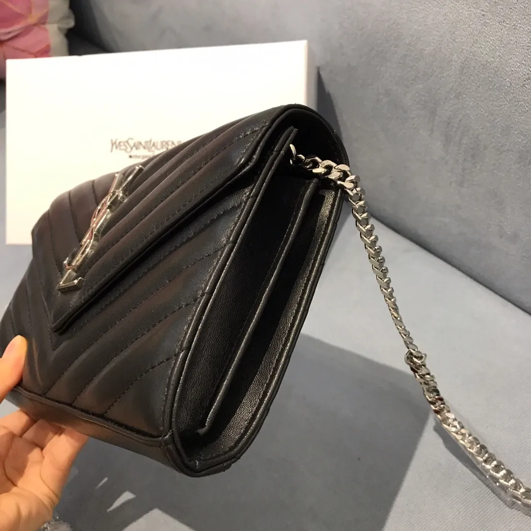 All categories Official website "Brand Women's Bags" Women's Bags 💙 YSL 2022 Official New YSL Crossbody Bag Wholesale 58001350 High Quality Specifications: 22.5-14-4CM