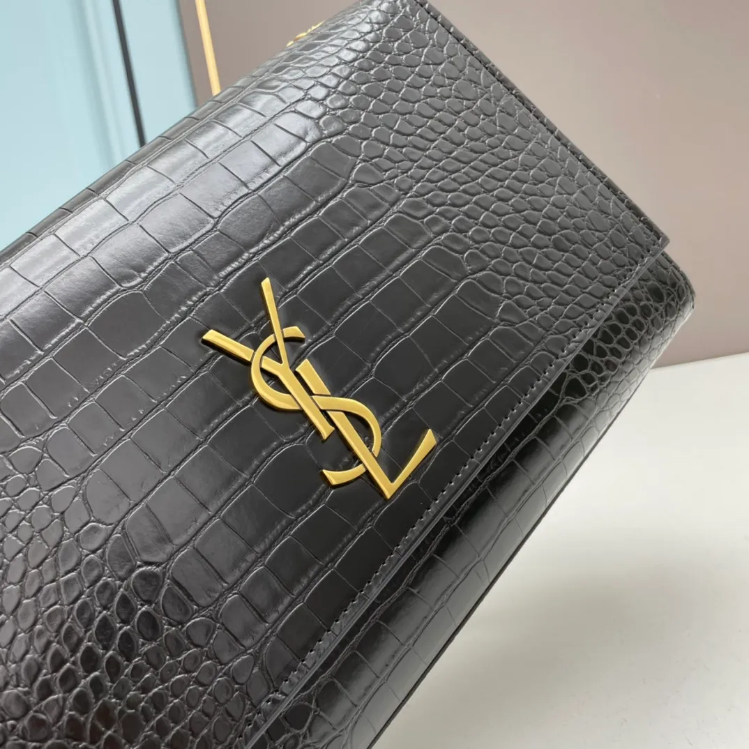 All Categories Official Website "Brand Women's Bags" Women's Bags 💙 YSL Saint Laurent Crossbody Bag 𝐊𝐚𝐭𝐞_Reversible Suede & Crocodile Pattern The bag body can be flipped into suede for use: Model 8121#: Size 28-18-7CM