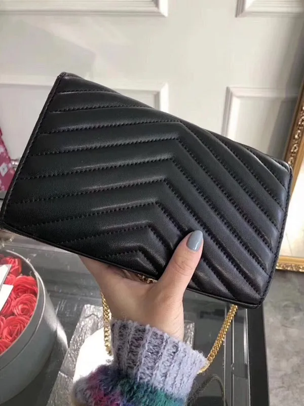 All categories Official website "Brand Women's Bags" Women's Bags 💙 YSL 2022 Official New YSL Crossbody Bag Wholesale 58001350 High Quality Specifications: 22.5-14-4CM