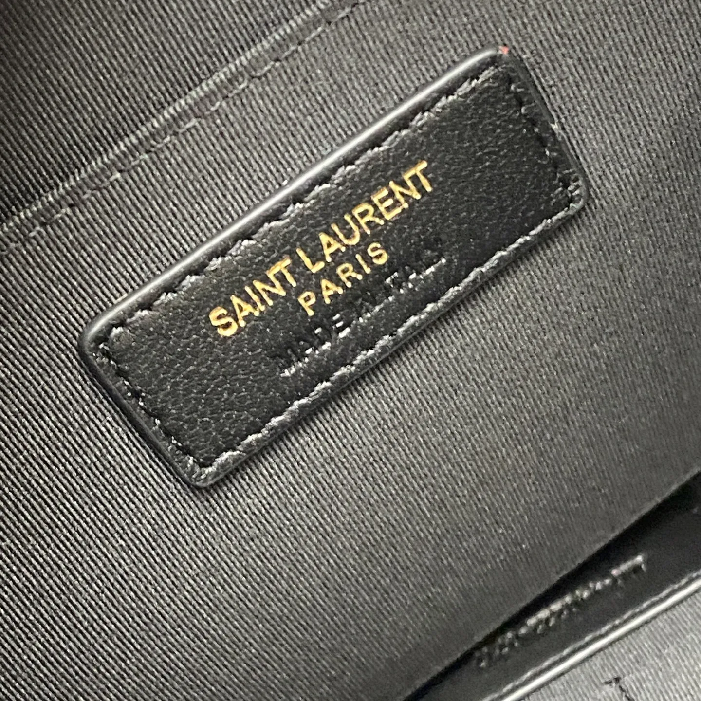 💰960 black sheepskin/gold 🌈YSL Saint Laurent Paris new black classic clutch calfskin zipper, soft, shiny, elegant and elegant quilted rhombus quilted soft lambskin clutch! Exquisite craftsmanship creates every detail, from touch to texture, exuding high-end elegance! 20250480 Model: 440222 [Original leather] Size: 36x23cm (large size)
