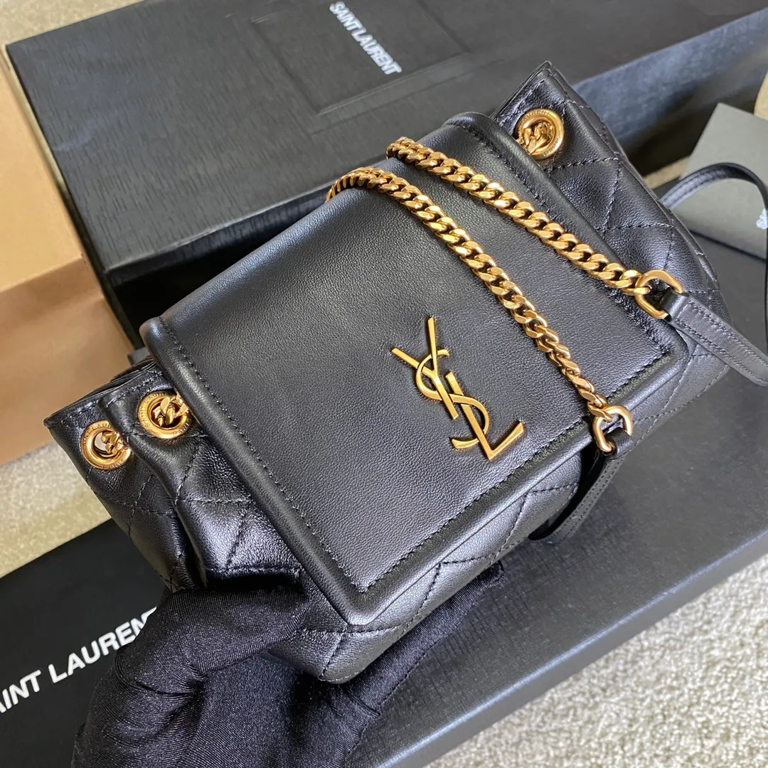 Sheepskin black/gold 🌈YSL new mini nolita shoulder crossbody bag🔥🔥Original imported nappa lambskin, with pull-out chain Versatile chain bag Although the bag is not large in capacity, it can fit everything you use when going out every day👍20220720 Model: 672738 [original leather] Size: 18x13x6cm