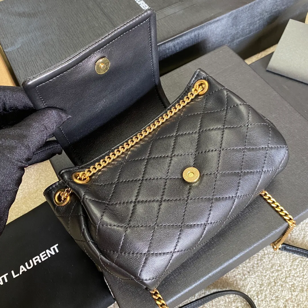 Sheepskin black/gold 🌈YSL new mini nolita shoulder crossbody bag🔥🔥Original imported nappa lambskin, with pull-out chain Versatile chain bag Although the bag is not large in capacity, it can fit everything you use when going out every day👍20220720 Model: 672738 [original leather] Size: 18x13x6cm