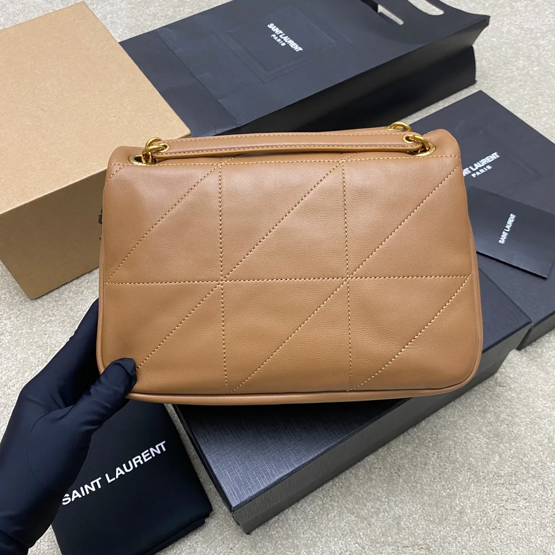 💰1760 caramel sheepskin/gold 🌈JAMIE 4.3 small original sheepskin handbag! Small bag in soft nappa leather with CARRE RIVE GAUCHE webbed topstitching. Lightweight and compact, with an adjustable sliding shoulder strap, it can be worn in a variety of ways. The bag is designed with a classic retro distressed version. It is very beautiful and fashionable, versatile for commuting, unexpectedly light and very practical! It can be carried by hand, carried on the shoulder or cross-body in various ways! An absolute must-have item! 20230880 Model: 763475 [original leather] Size: 26×15×7cm